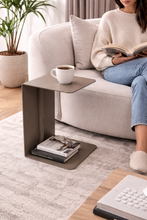 Charger l'image dans la galerie, Bout de Canapé en Métal – Table d'Appoint Design – Fabriqué en France