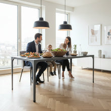 Charger l'image dans la galerie, Table à manger en métal ALIX | Intérieur & Extérieur | Briaq Mobilier